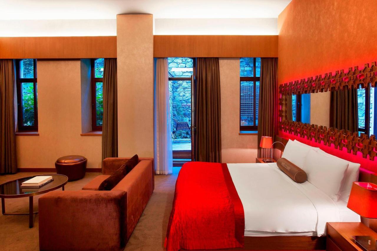 W Otel 5*
